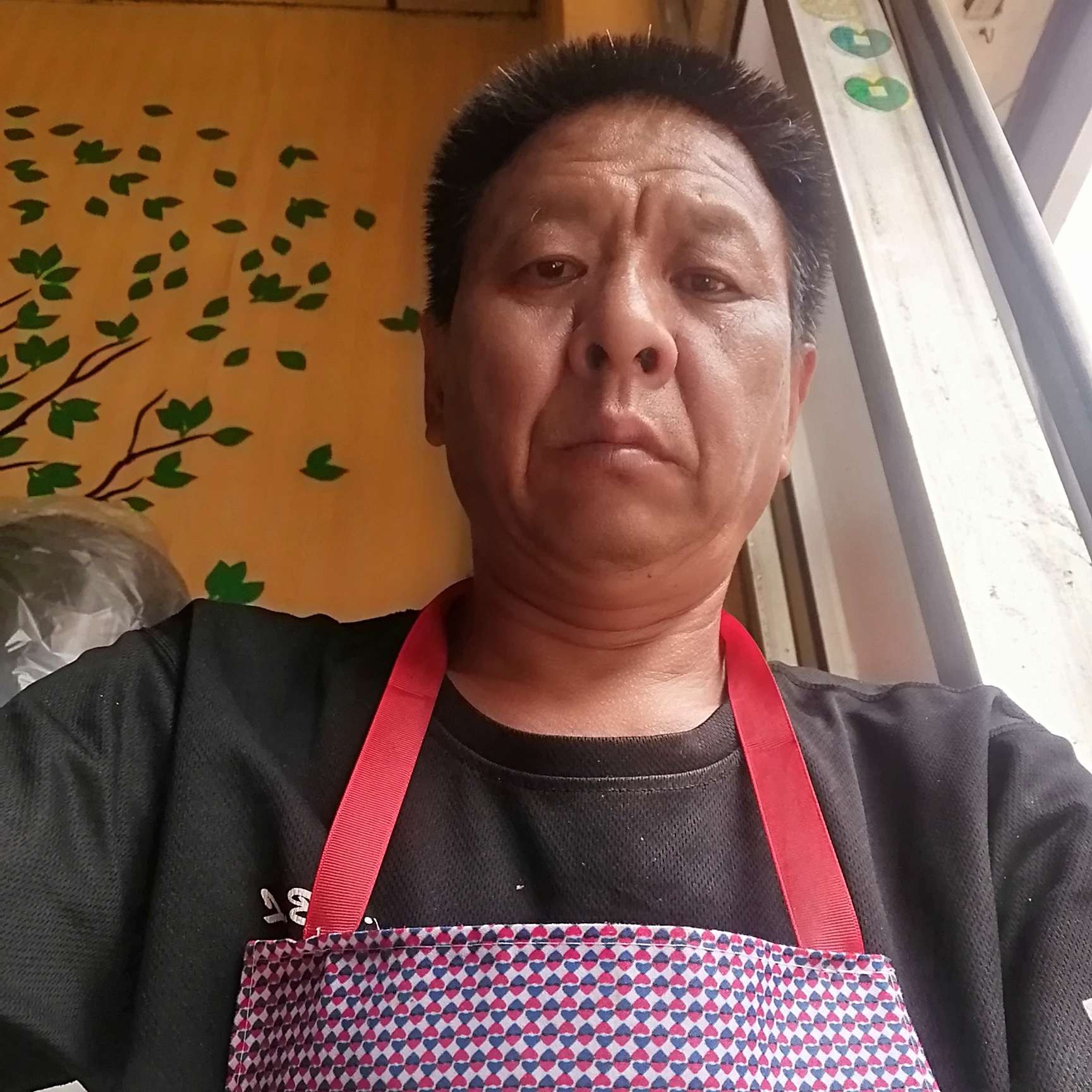 煎蛋深拥高高的照片
