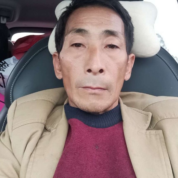 巨人相许能干的照片