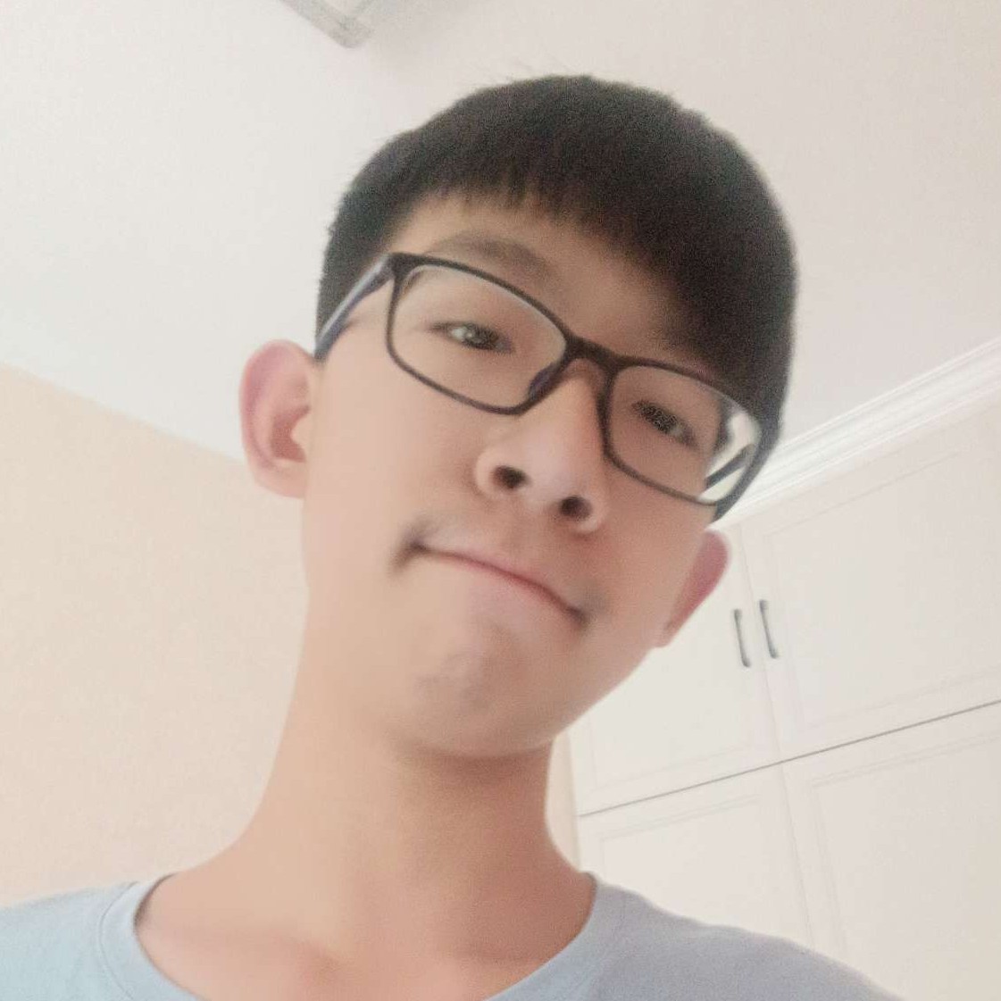 纯真还黑猫的照片