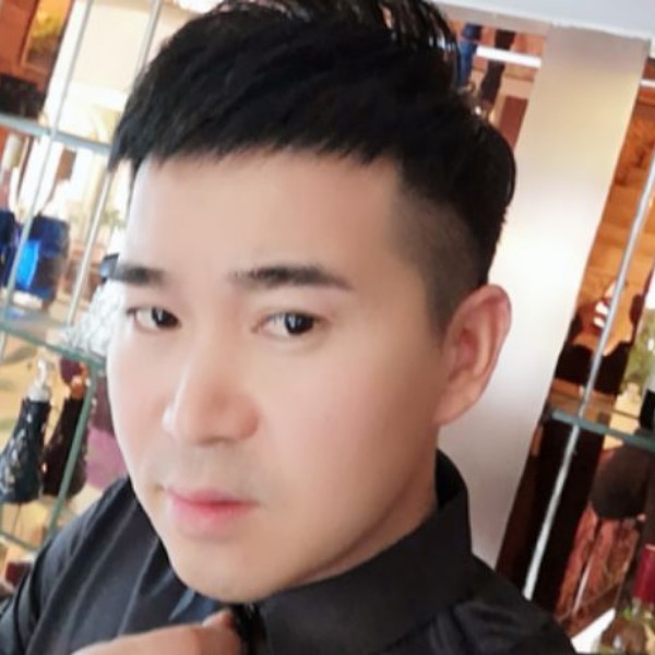 伟哲的照片