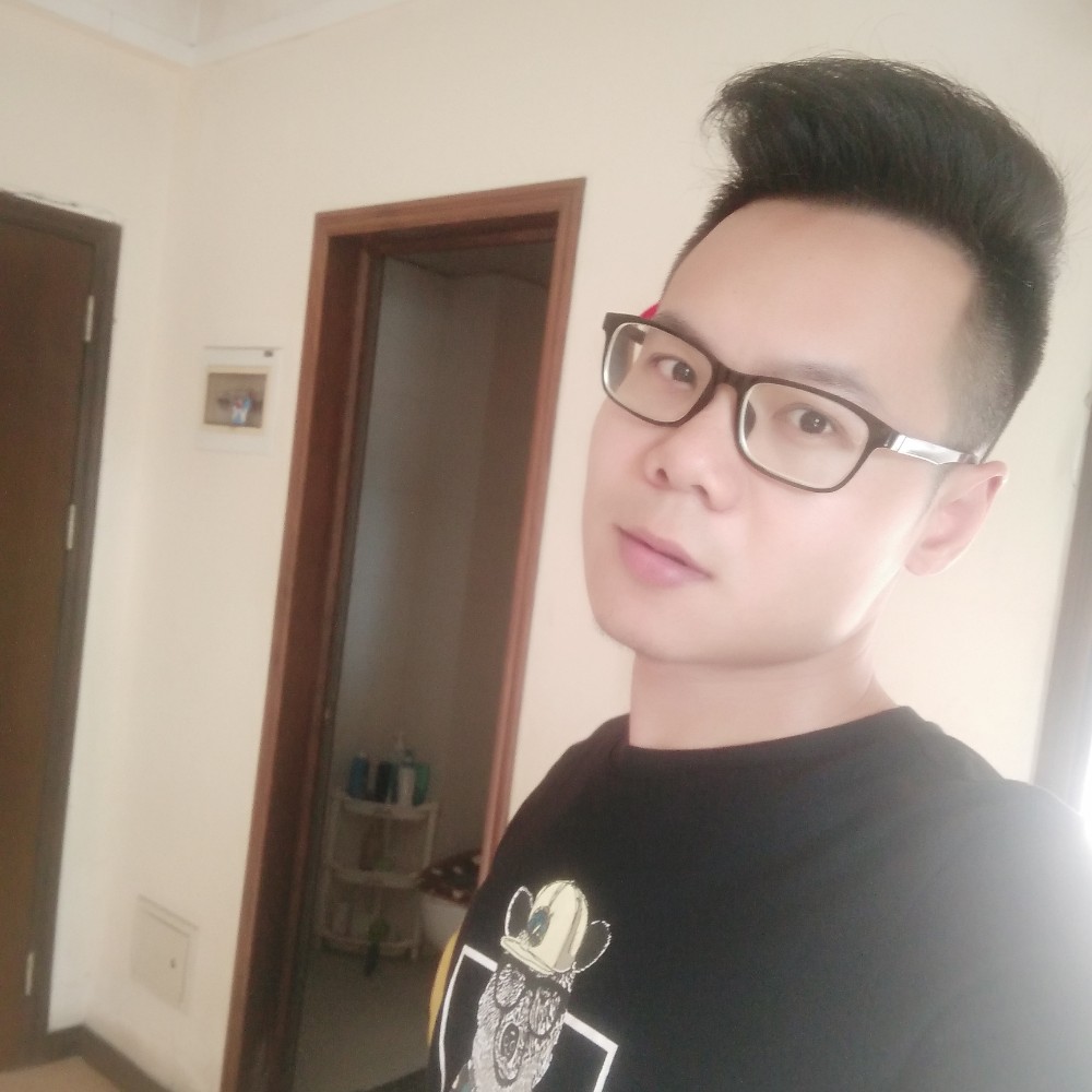 郁闷的猪的照片