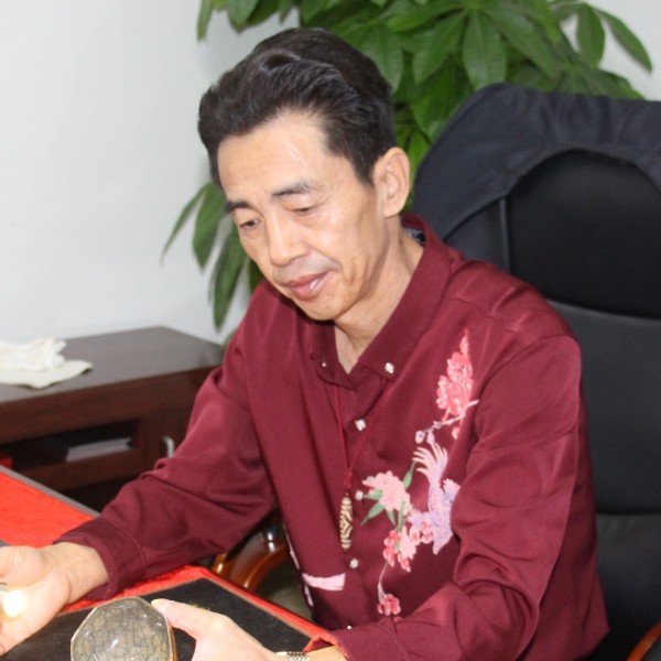 可乐笑平淡的照片