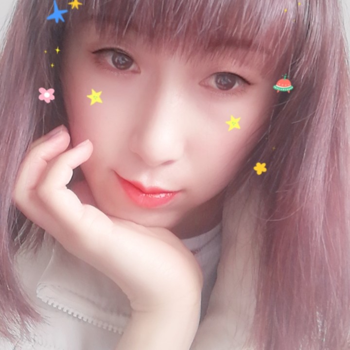 高挑说啤酒的照片
