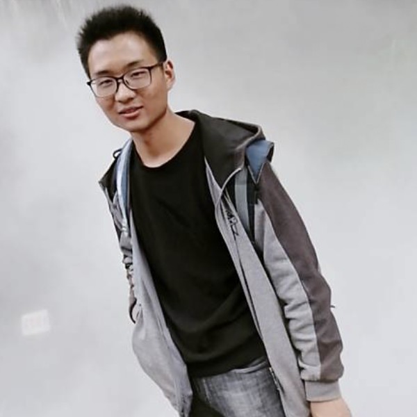 苗条与天空的照片