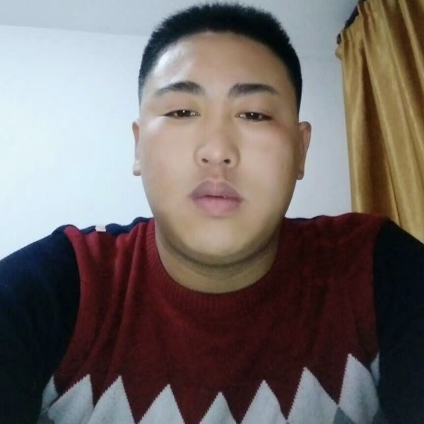 电源蹙眉笨笨的照片