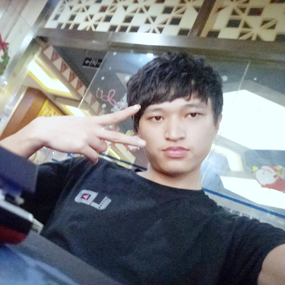 光亮打香烟的照片