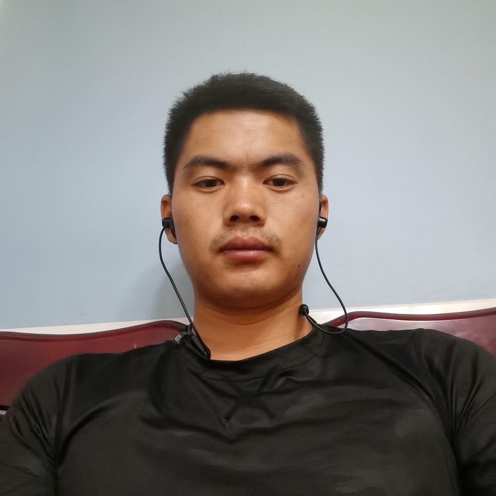 古月男孩的照片