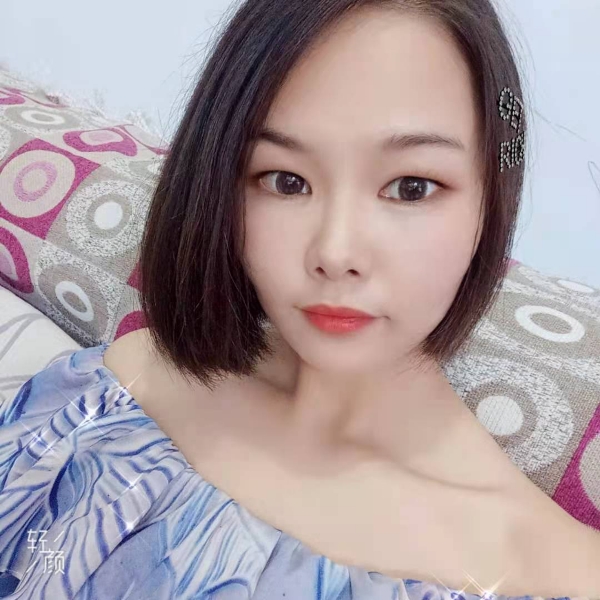 爱笑踢小兔子的照片