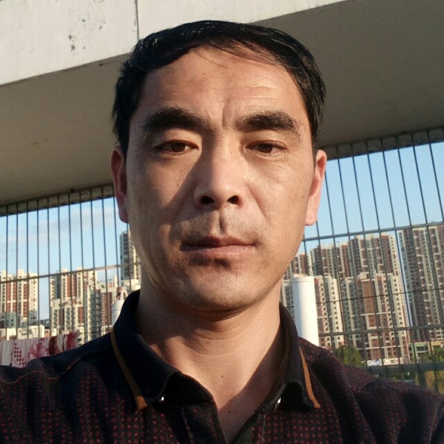 丰富秋月的照片