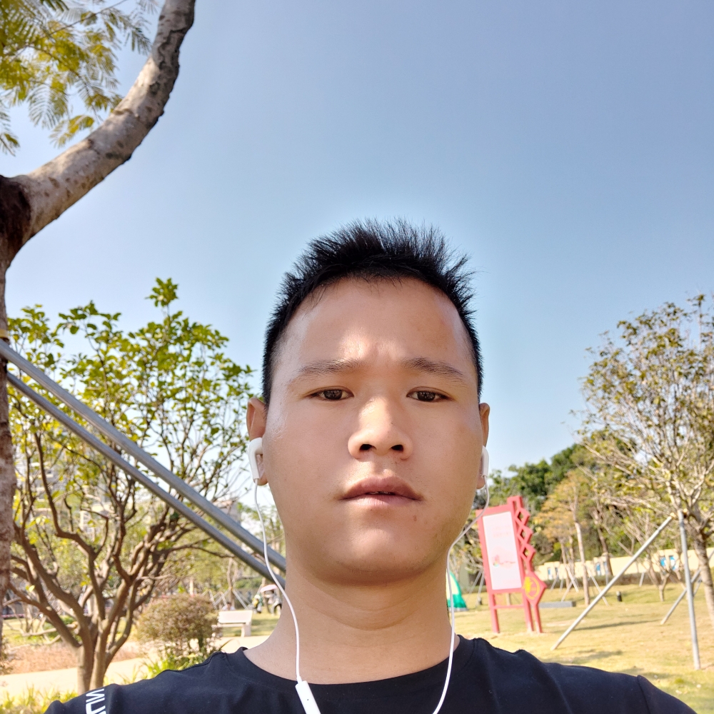 农村人进城看戏的照片