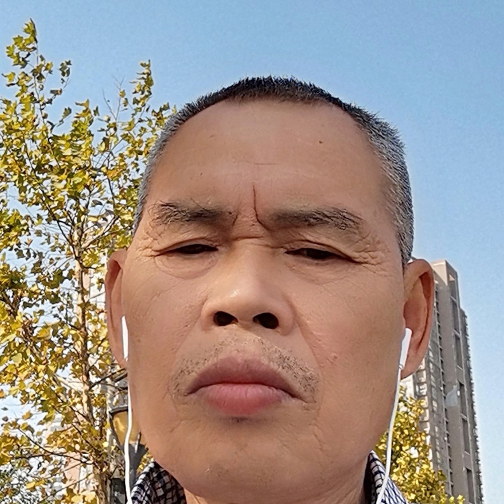 御姐向火星上的照片