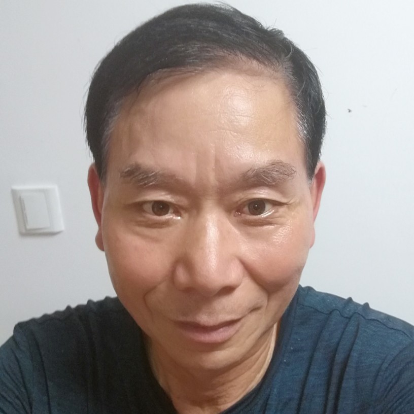 温暖挽手夕阳的照片