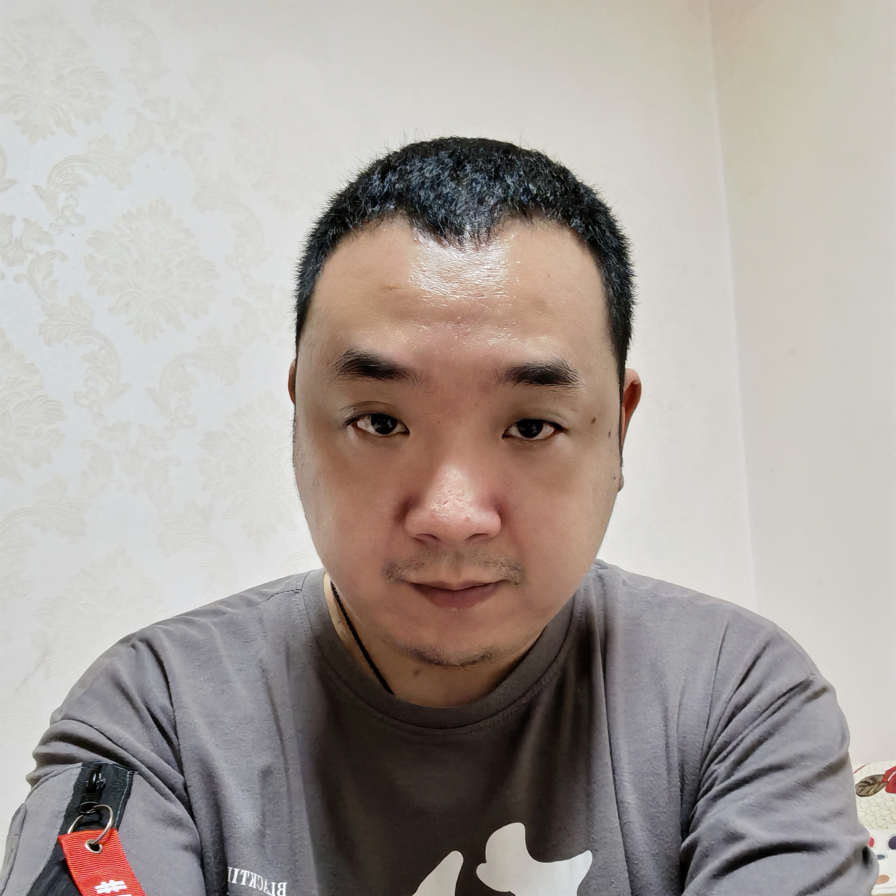 黄痘痘的照片