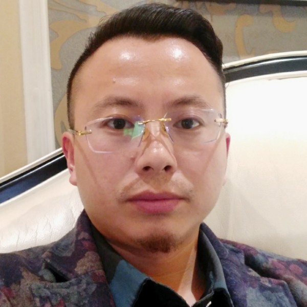 都市沐浴的照片