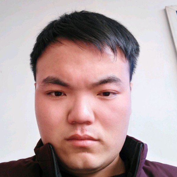 淡淡浅笑的照片