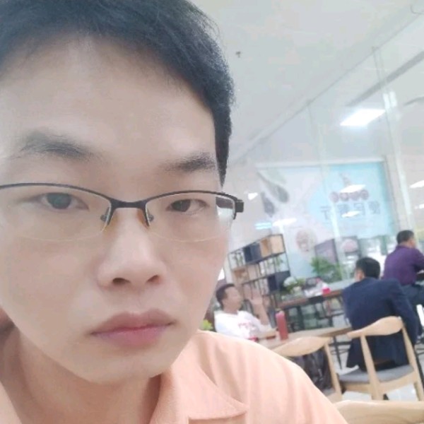 月饼相许微笑的照片