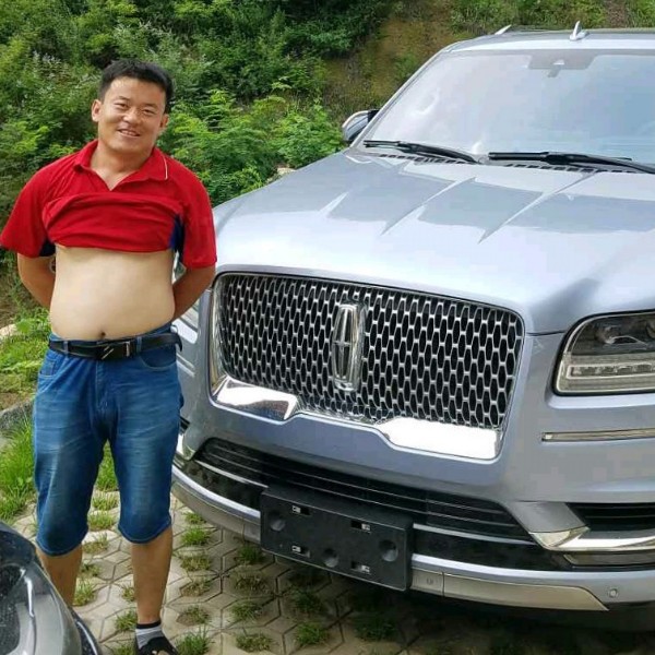 陈艮龙的照片