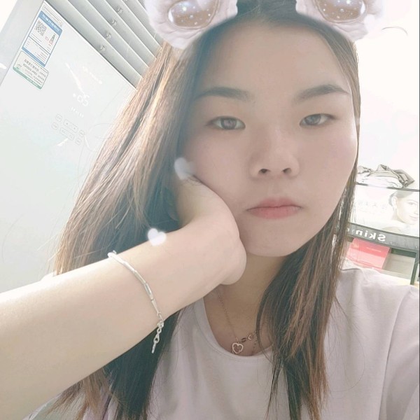 捂着脸颊痛彻心扉的照片