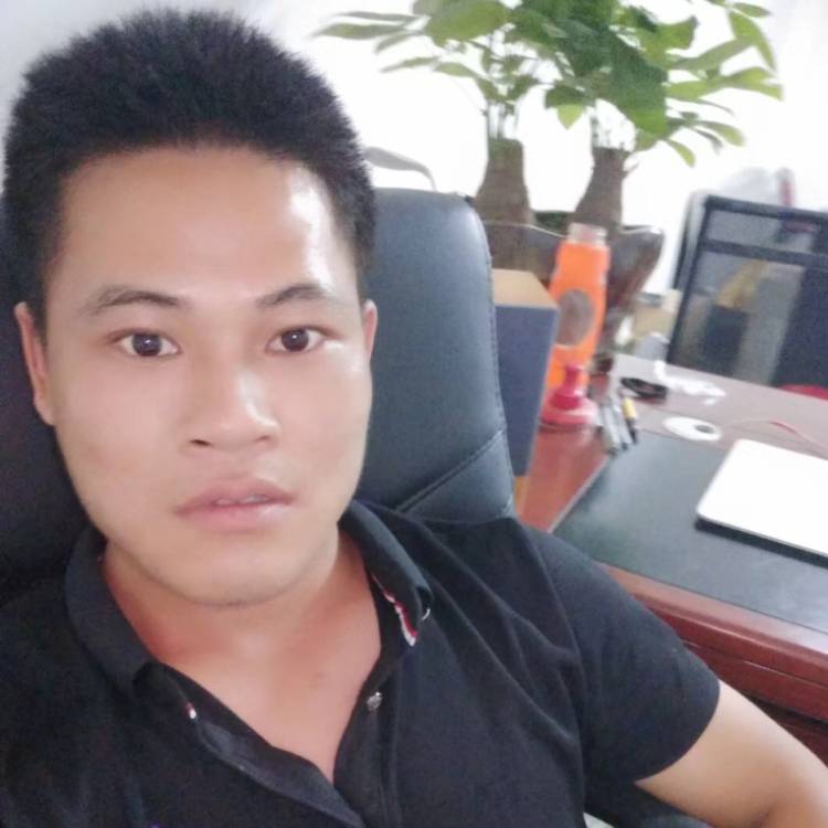 激动的心颤抖手的照片