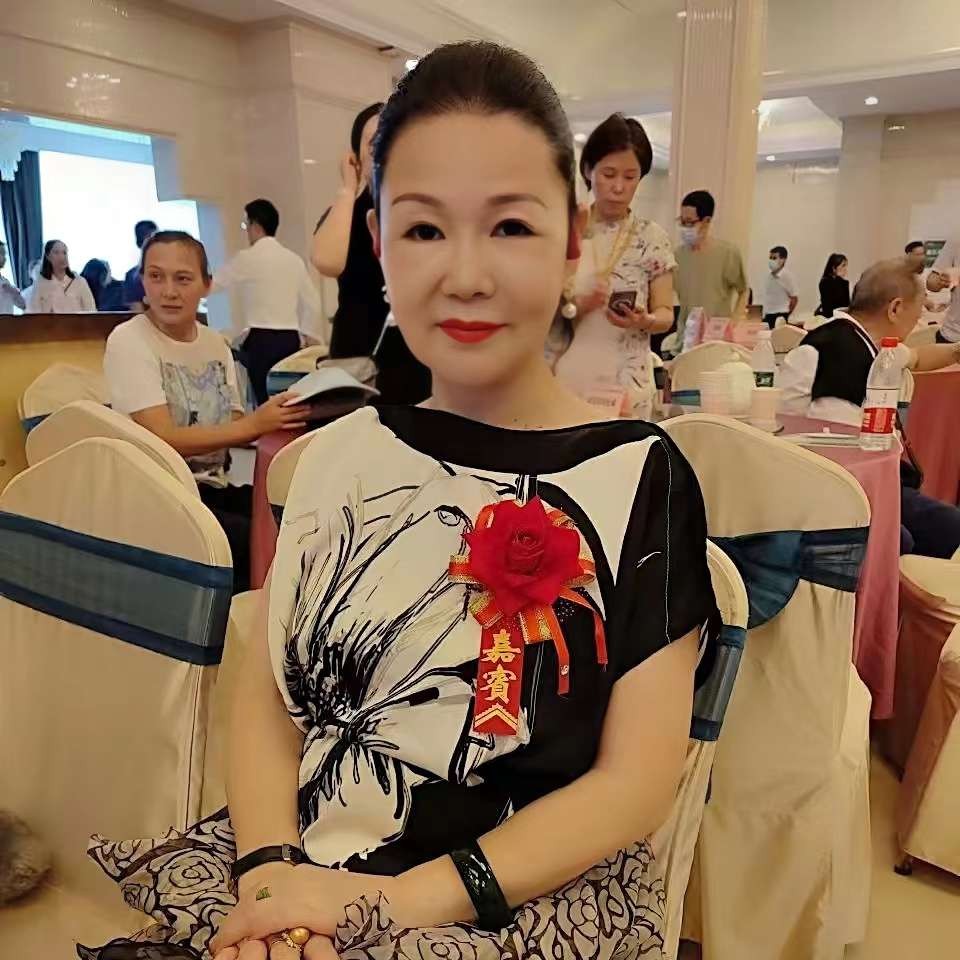 肖健梅的照片
