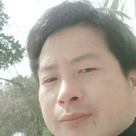 泪雨用灼热的照片