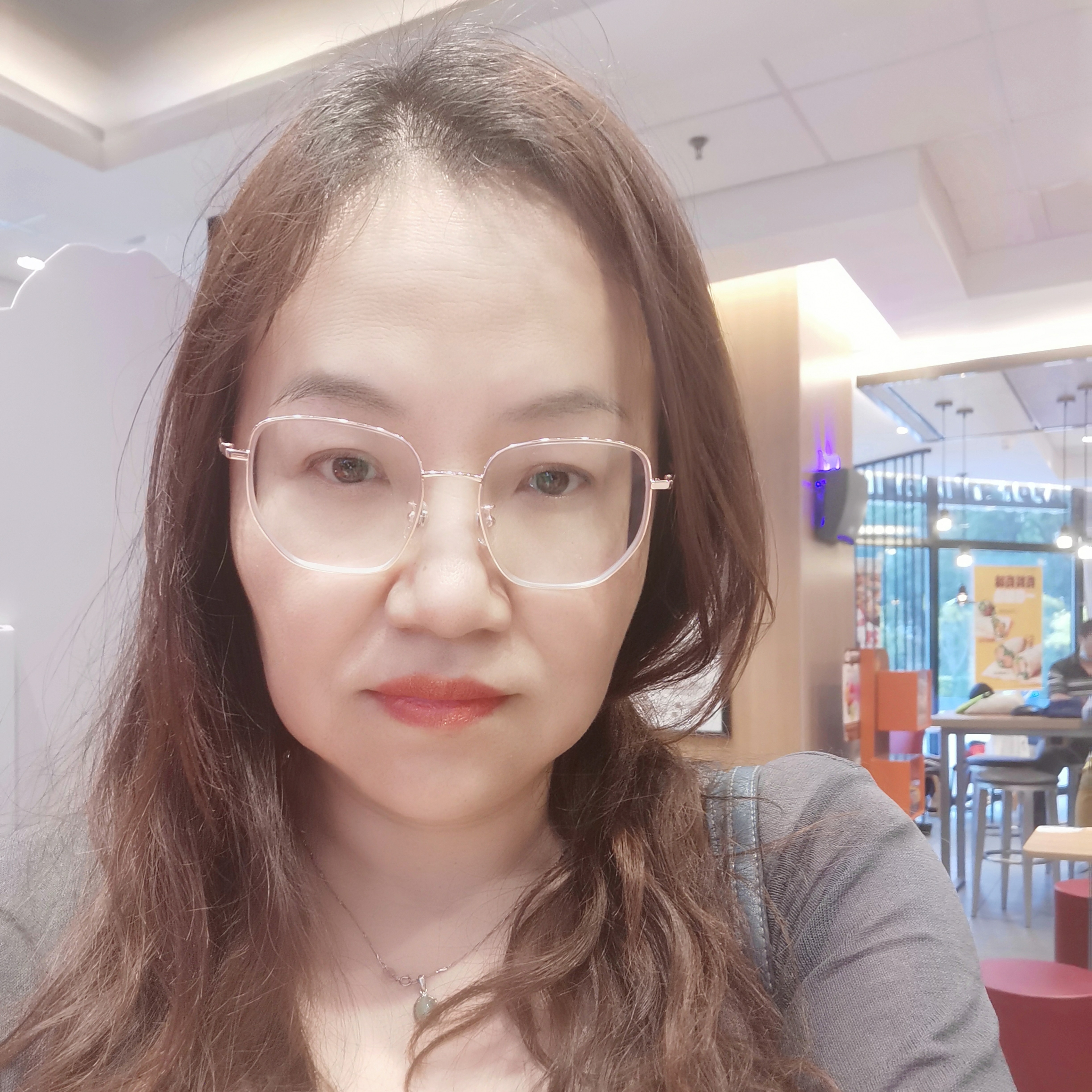 大姐大小伟子的照片