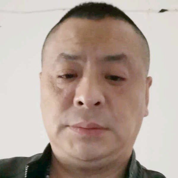 苗国治的照片