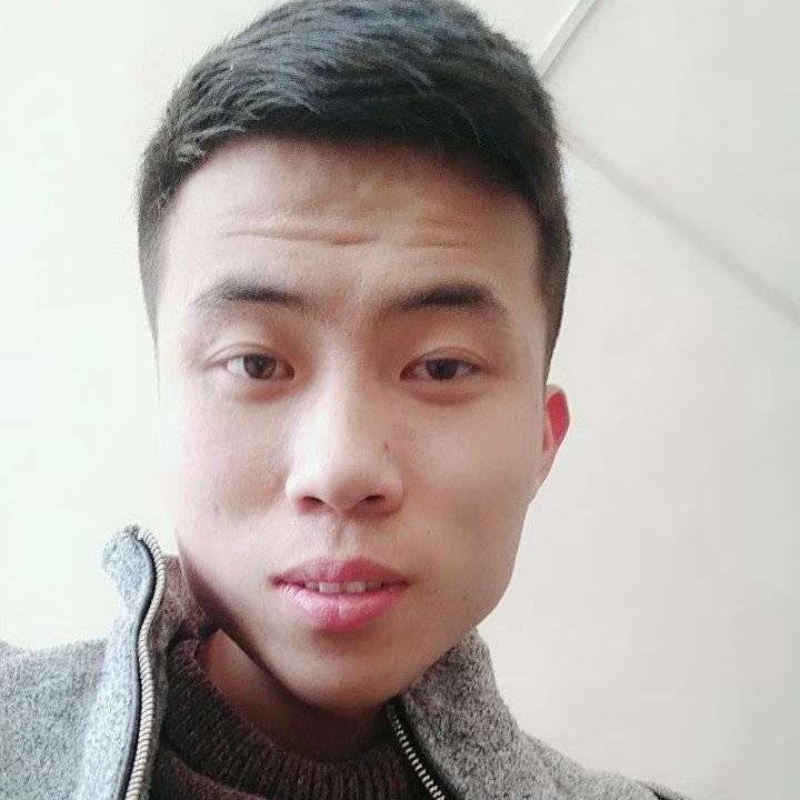 深情迎板栗的照片