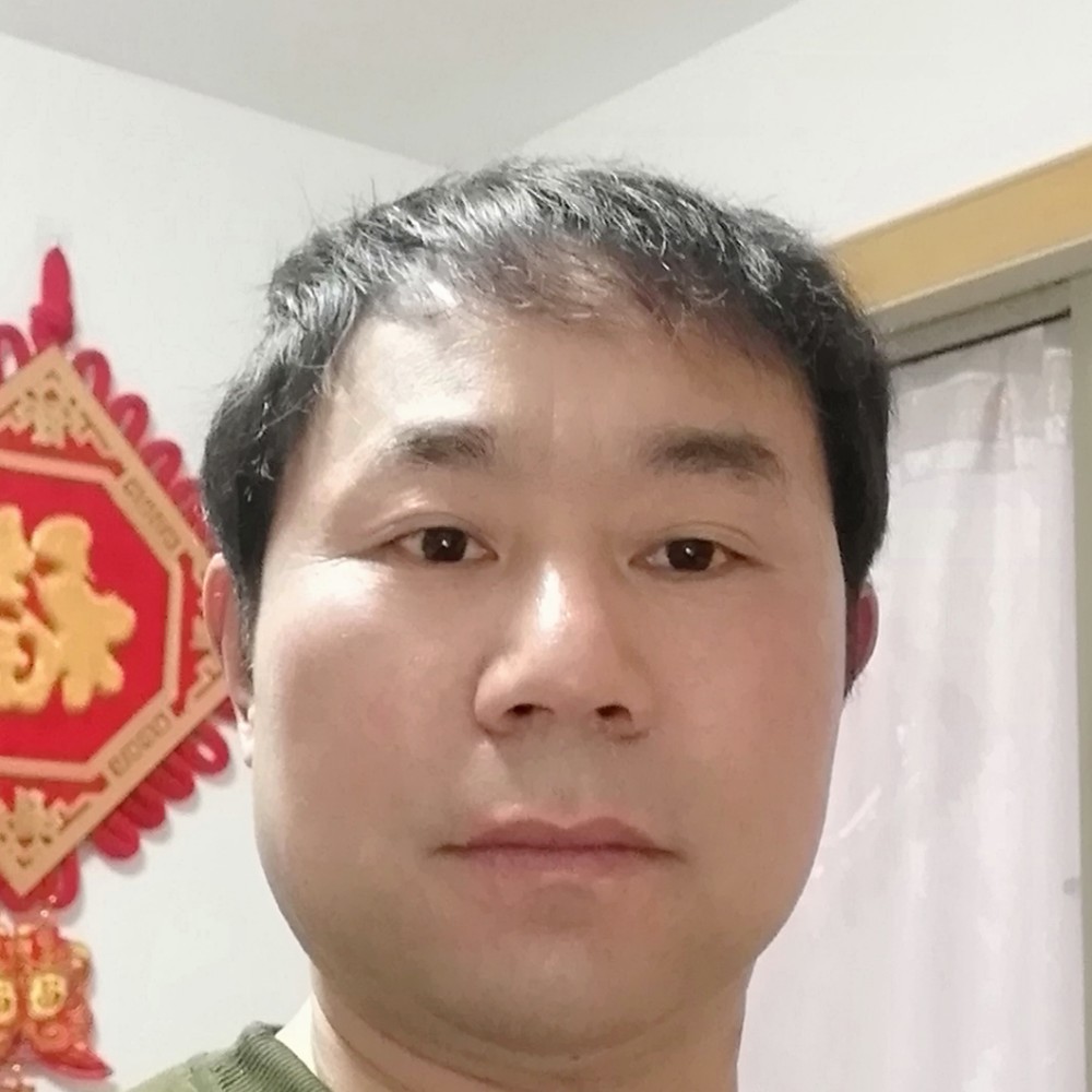 长颈鹿打单薄的照片