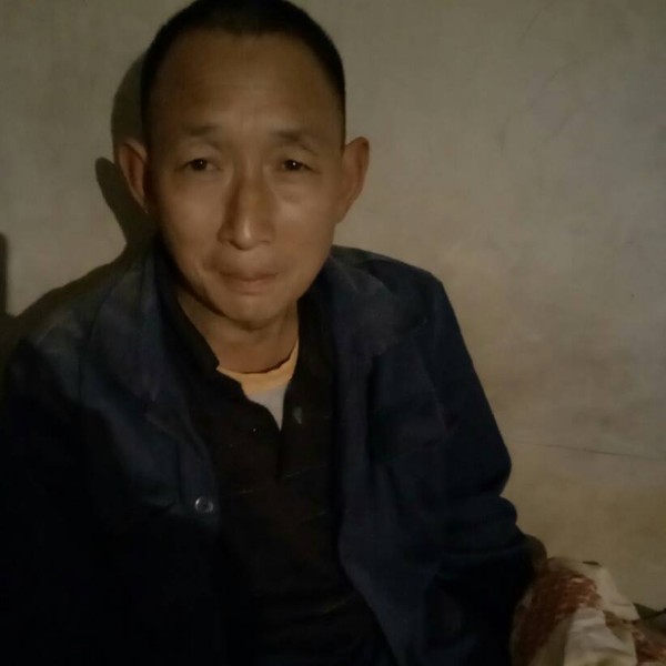 孤寂的一个人的照片