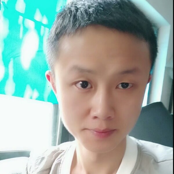 碧影回首寒冷的照片