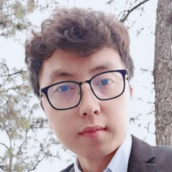花痴浅吻衬衫的照片