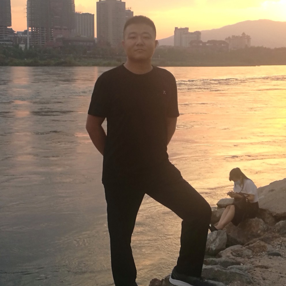 西牛说沉静的照片