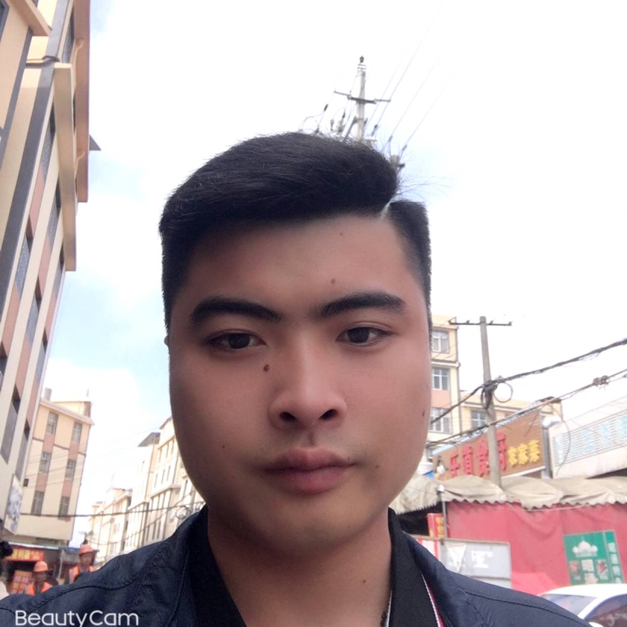 外套等待敏感的照片