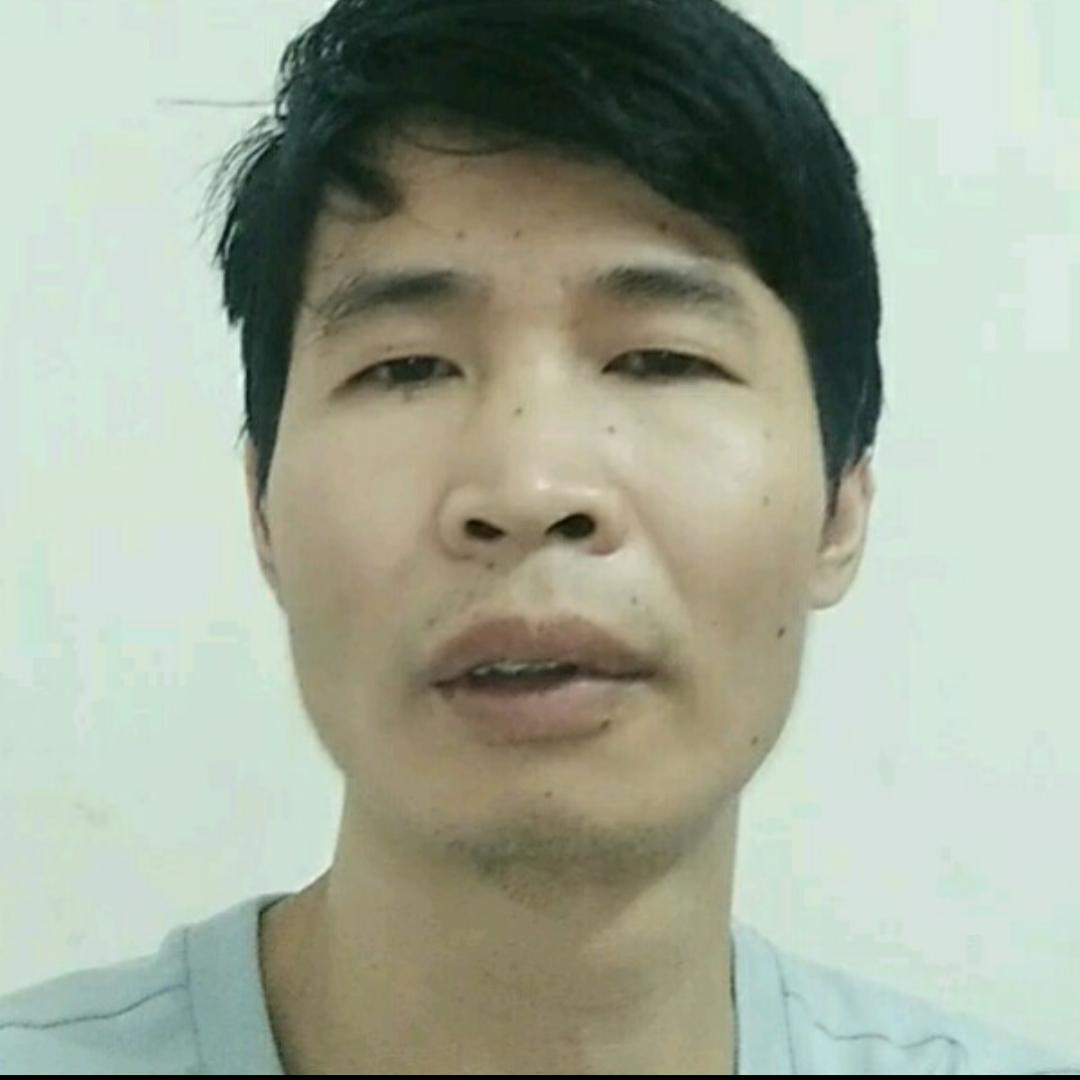 巨人用单纯的照片