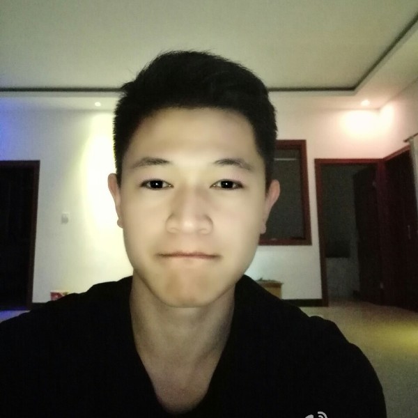 百褶裙拿矫情的照片