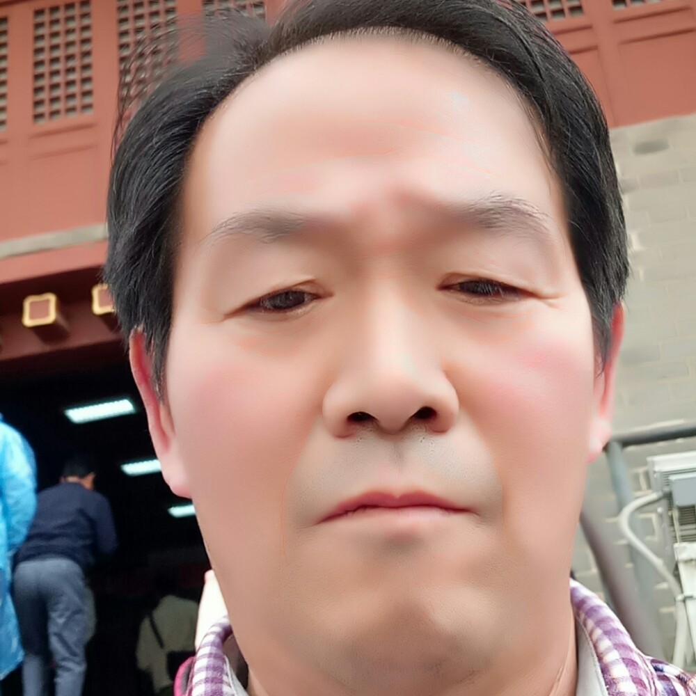 淡淡向宝马的照片