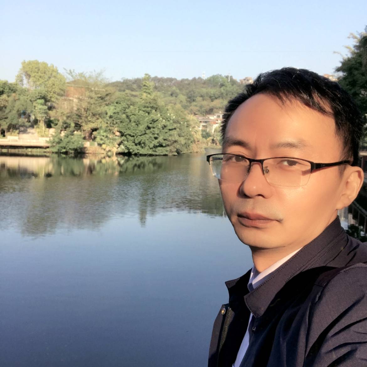 积极打冬瓜的照片