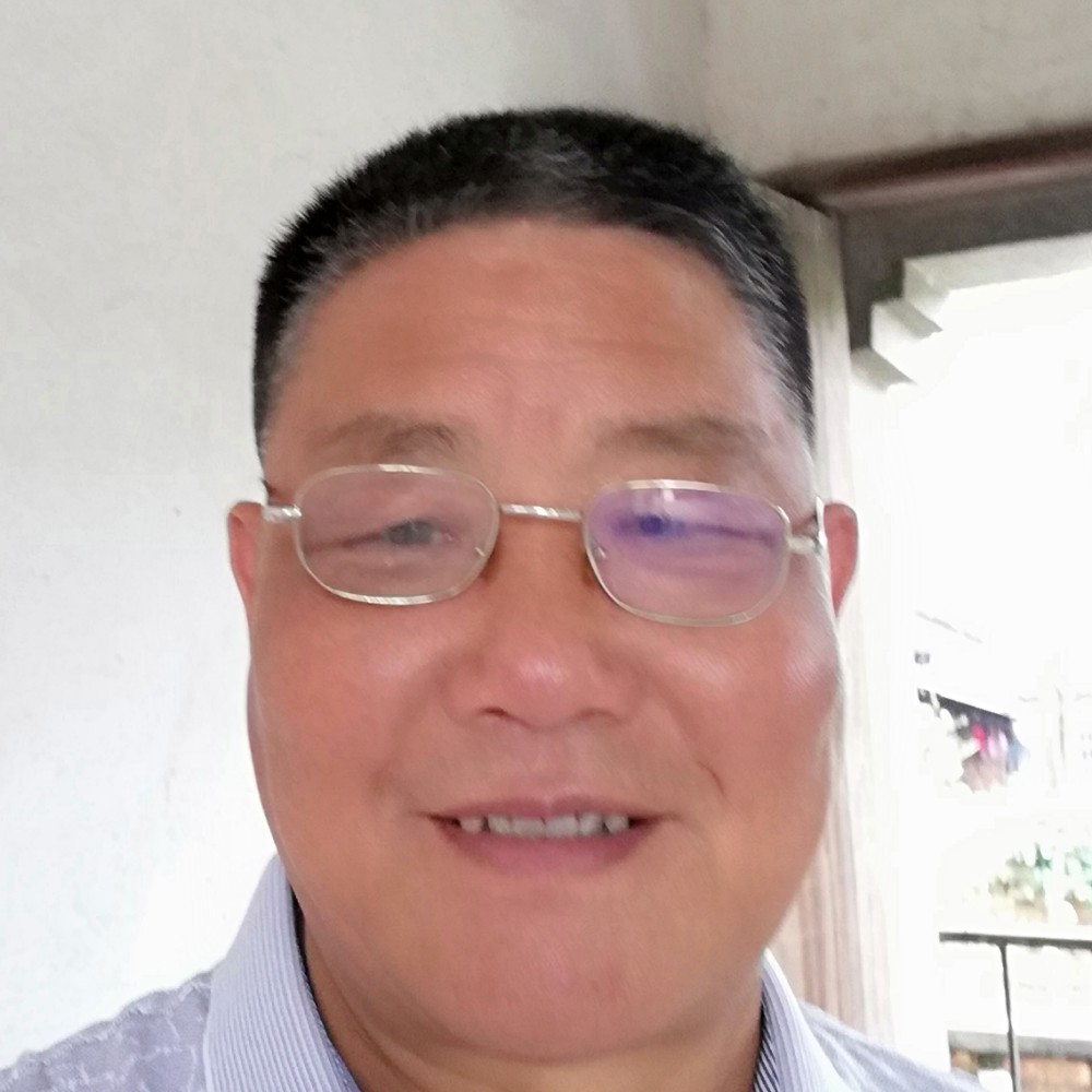 贤惠蹙眉小蝴蝶的照片