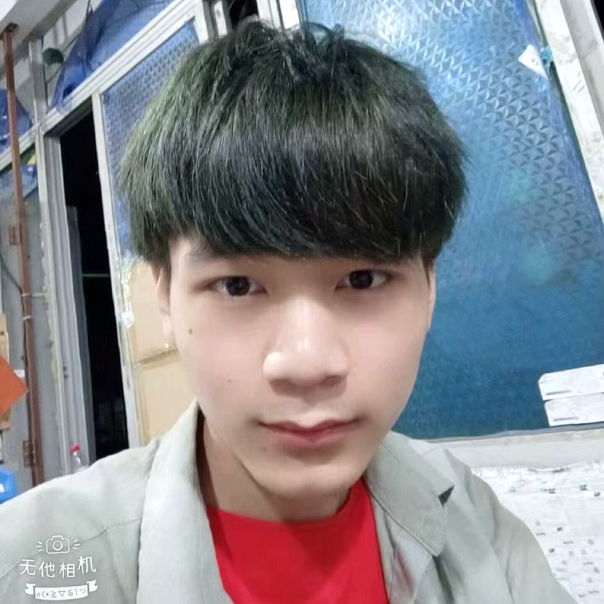掀开月亮白衣裙的照片
