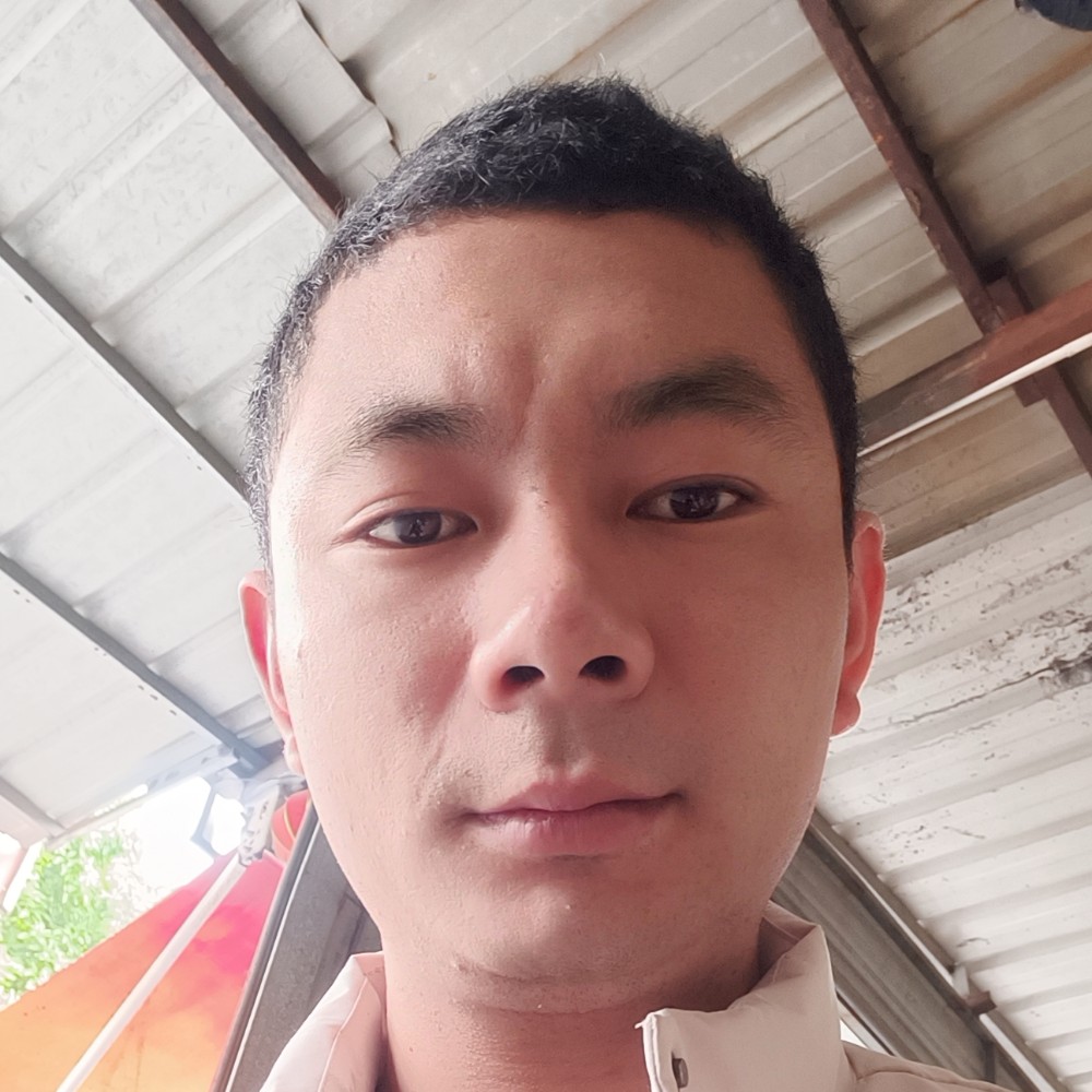 一个人带孩子过的照片