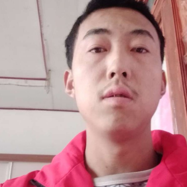 白开水方活泼的照片