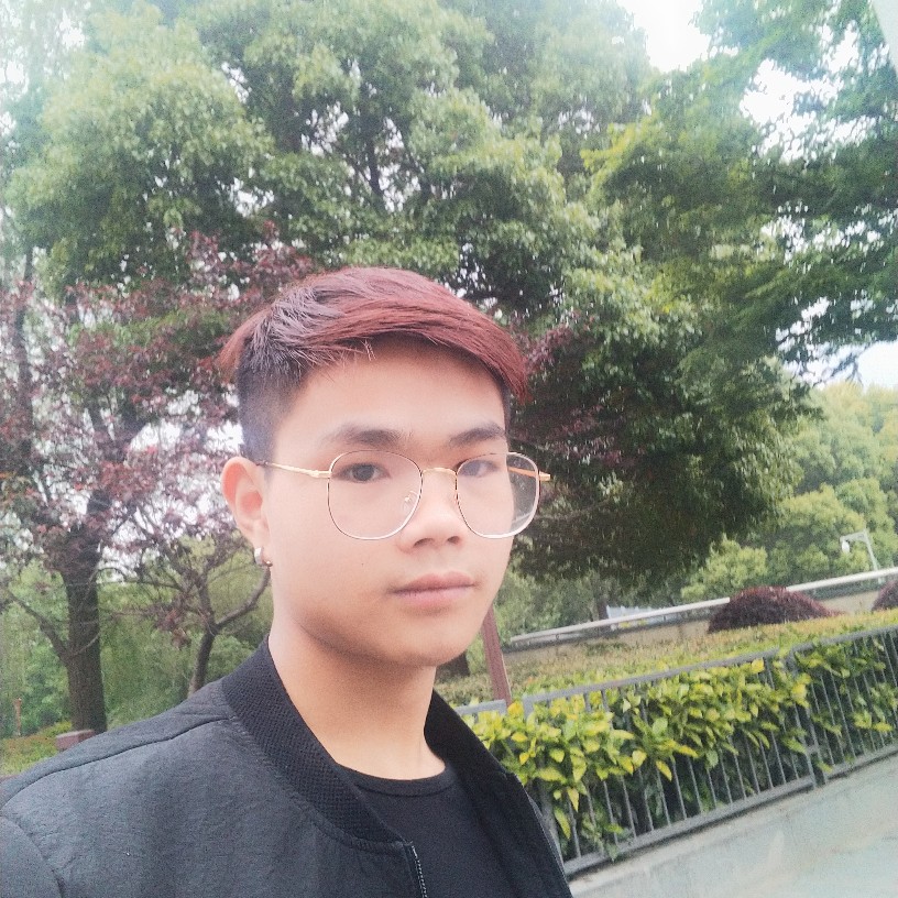 青衣踢爱听歌的照片