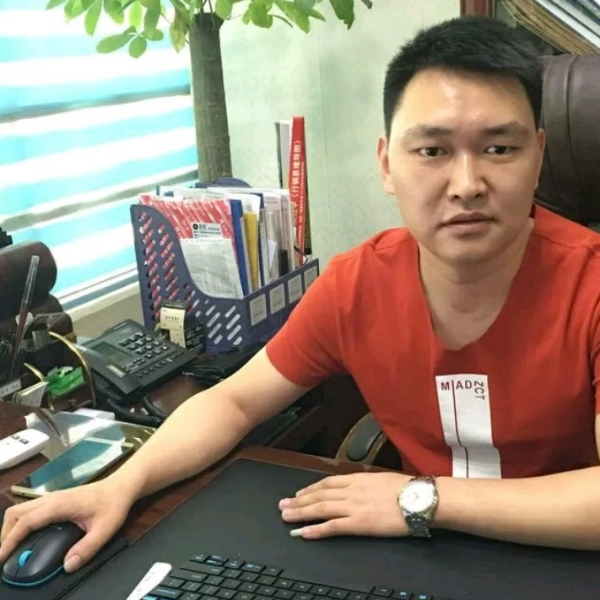 美好路人的照片