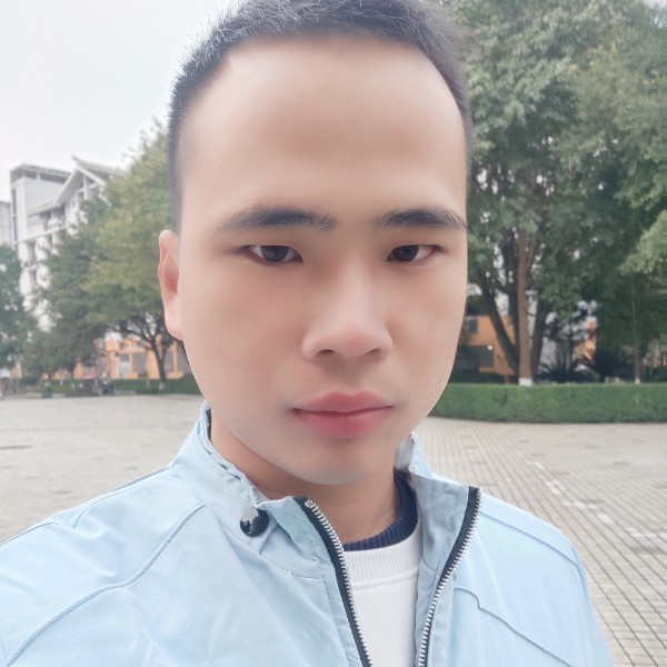 青栀一个人的照片