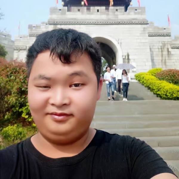 眼睛大深拥衬衫的照片