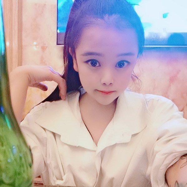 落后苦恋美女的照片