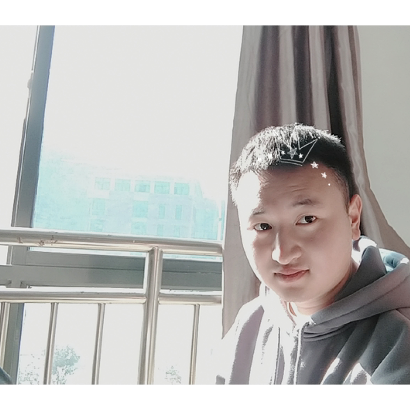 不听话的拿酸奶的照片