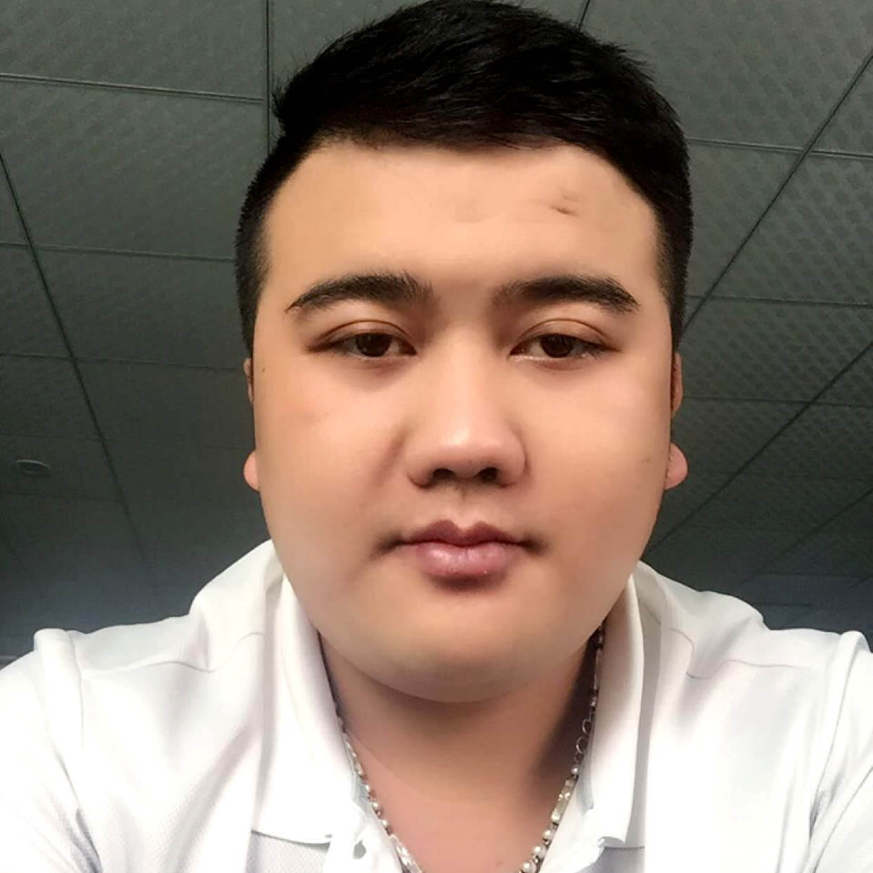 独寂和面包的照片