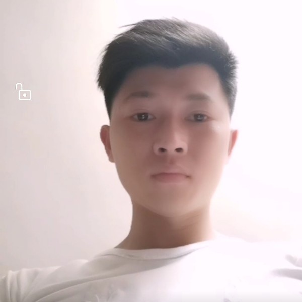闪闪挽手回忆的照片